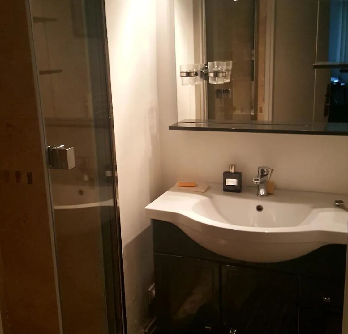 Et Salle D'eau Proches Du Sacre-coeur Bed & Breakfast *